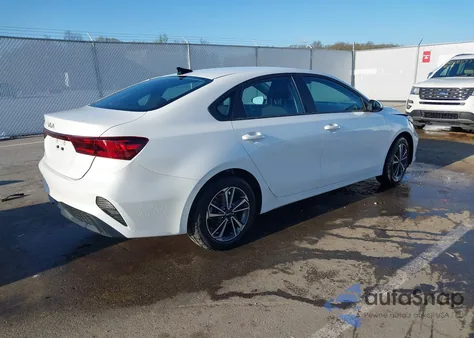 2023 Kia Forte Lxs z USA, uszkodzony, nr VIN 3KPF24AD5PE619448